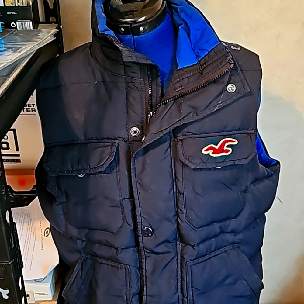 Hollister vest